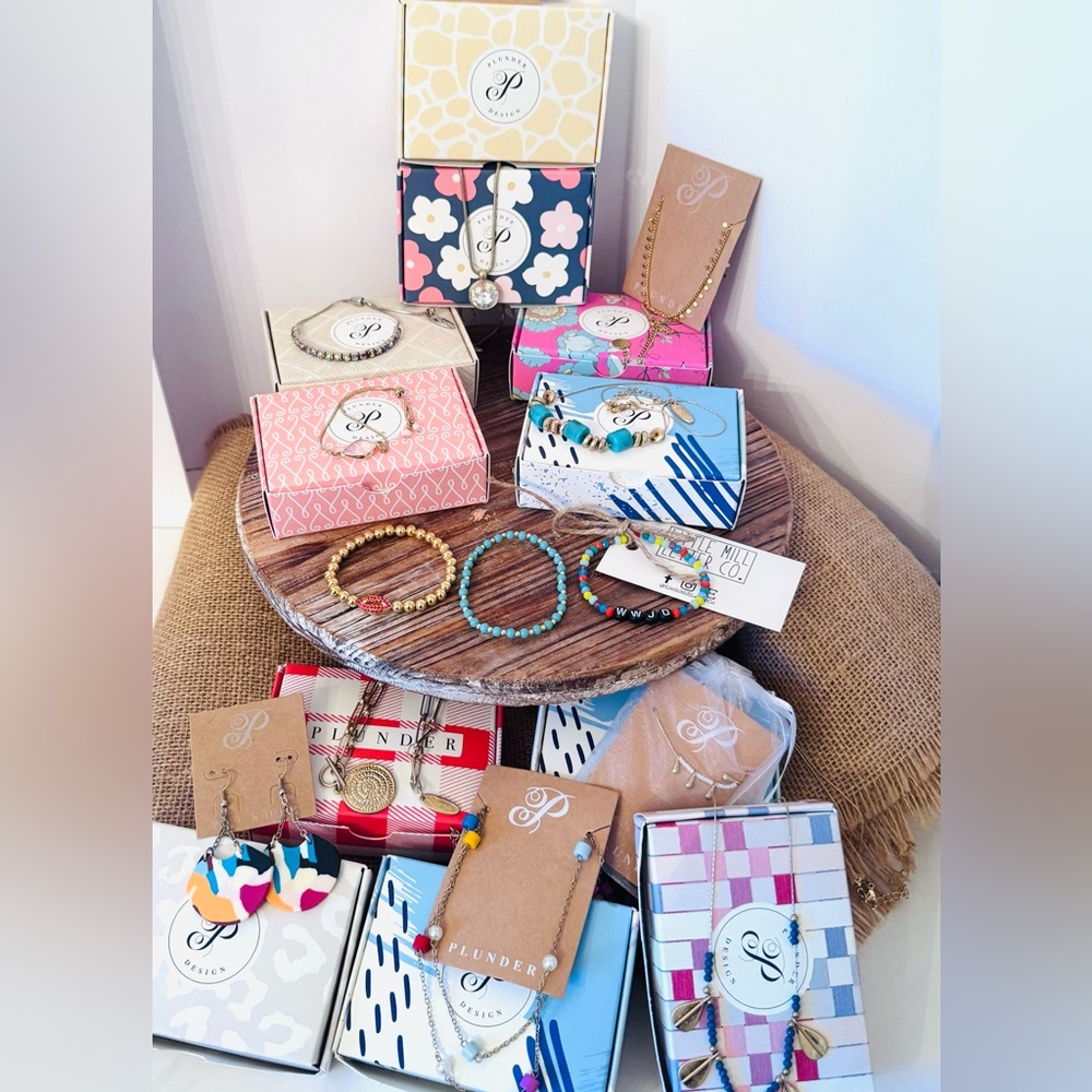 Plunder Designs Assorted Colorful Jewelry Collection/Lot